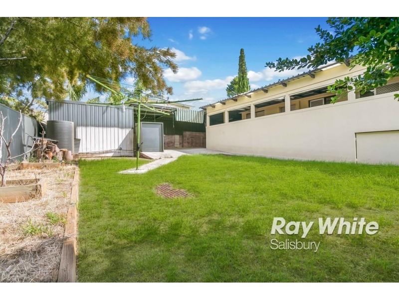 13 Sea View Road, Para Hills SA 5096