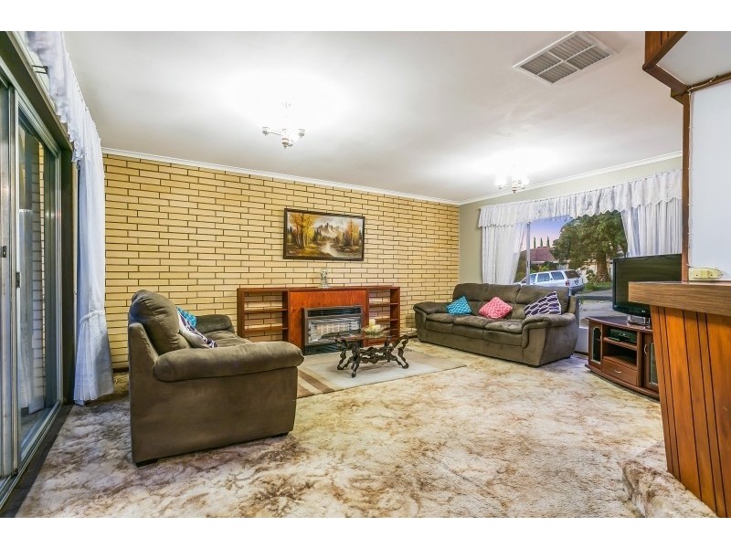 33 Balmoral Road, Salisbury East SA 5109