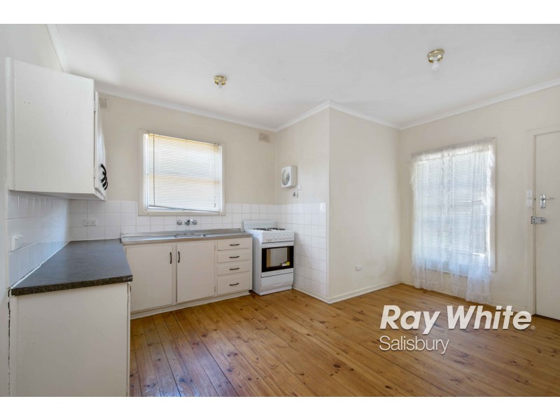 8 Seatown Road, Elizabeth Park SA 5113