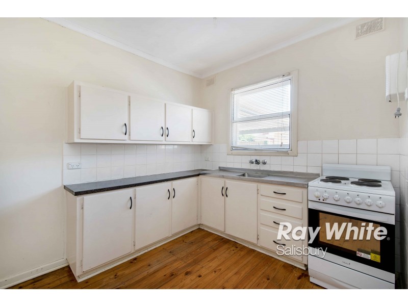 8 Seatown Road, Elizabeth Park SA 5113
