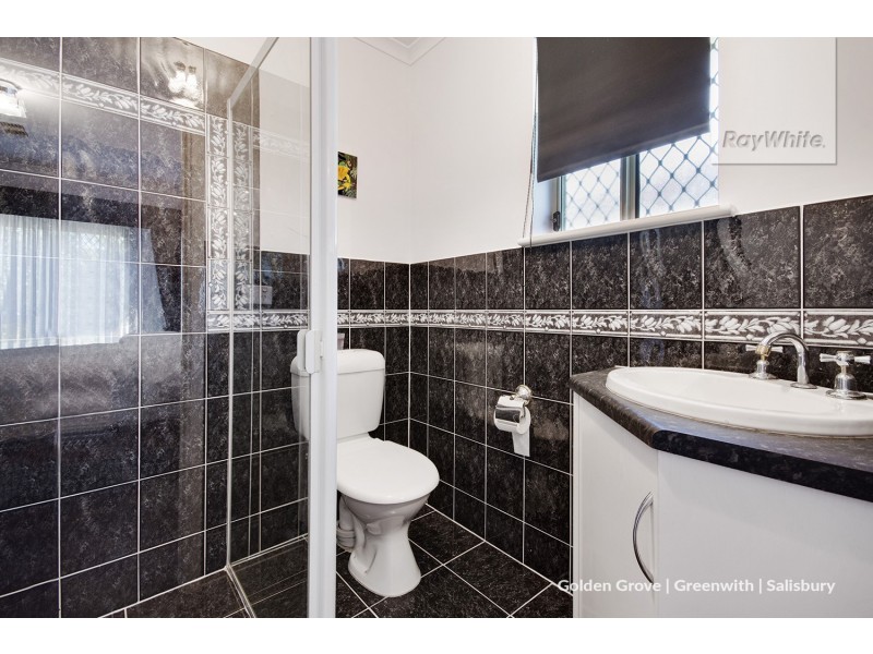 15 Lakeside Drive, Paralowie SA 5108