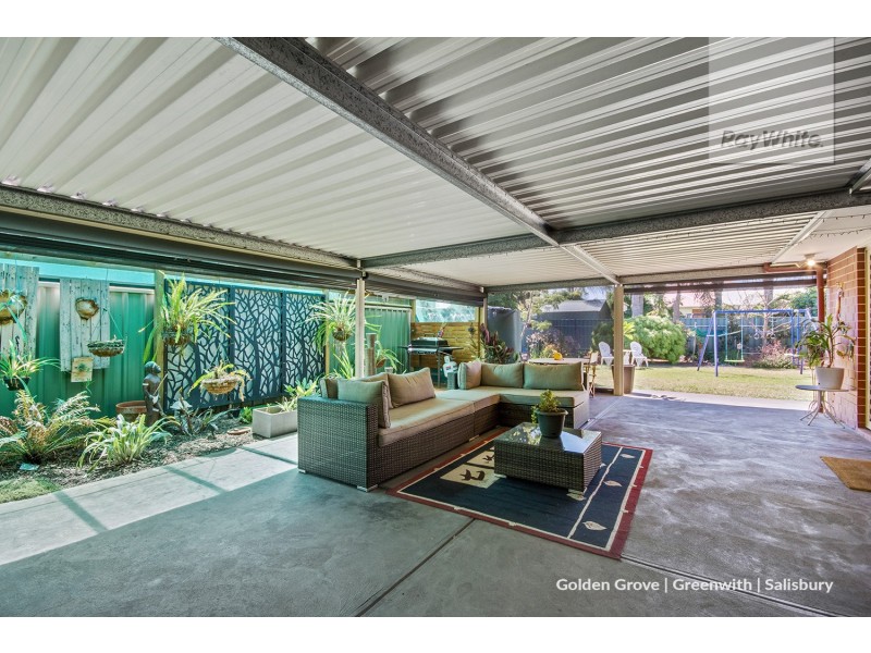 15 Lakeside Drive, Paralowie SA 5108