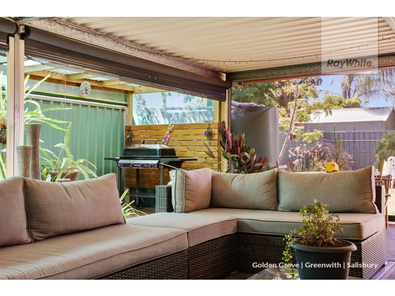 15 Lakeside Drive, Paralowie SA 5108