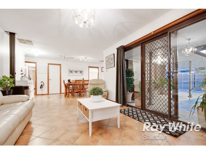 27 Olive Grove, Munno Para West SA 5115