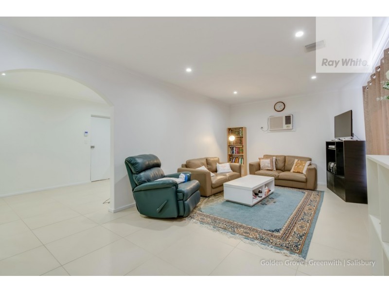 9 President Avenue, Andrews Farm SA 5114