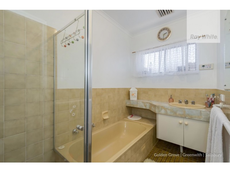9 President Avenue, Andrews Farm SA 5114