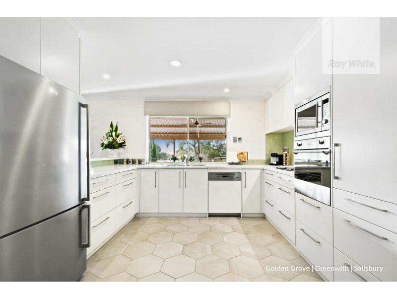 23 Gully Drive, Gulfview Heights SA 5096