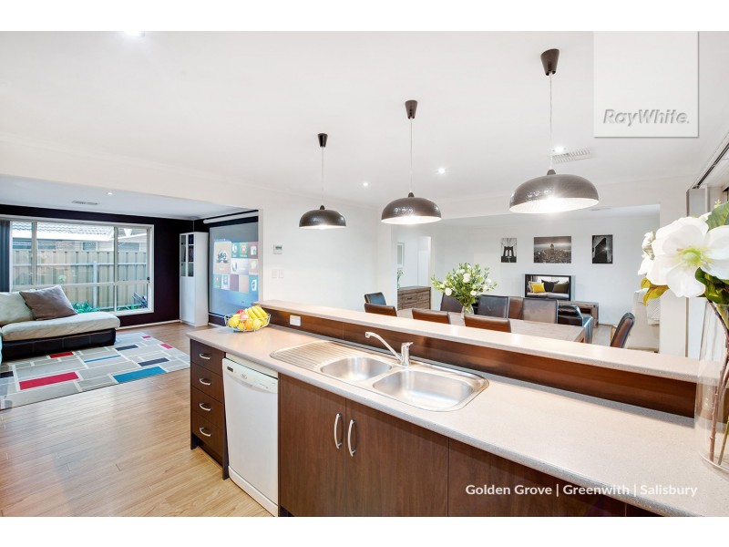 154 President Avenue, Andrews Farm SA 5114