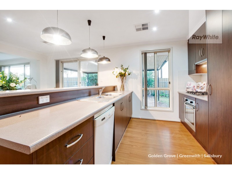 154 President Avenue, Andrews Farm SA 5114