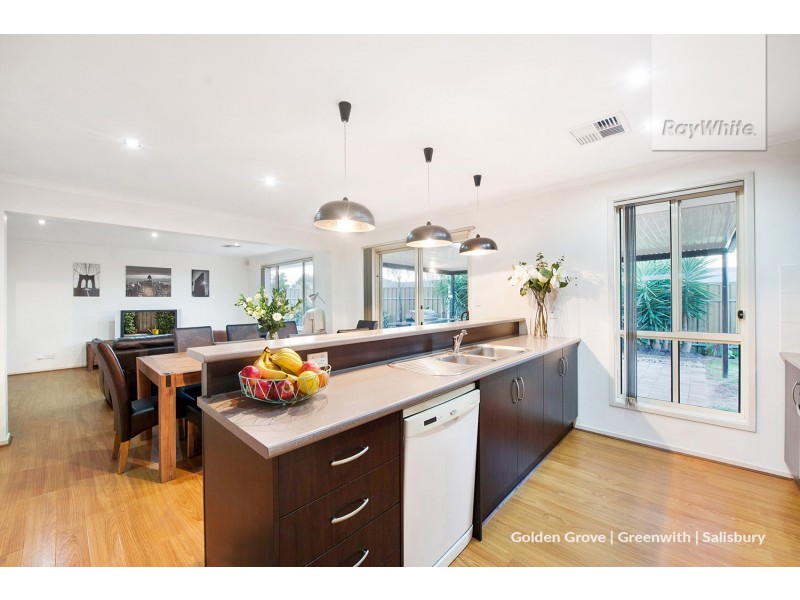 154 President Avenue, Andrews Farm SA 5114