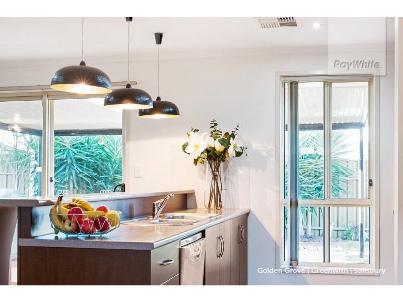 154 President Avenue, Andrews Farm SA 5114