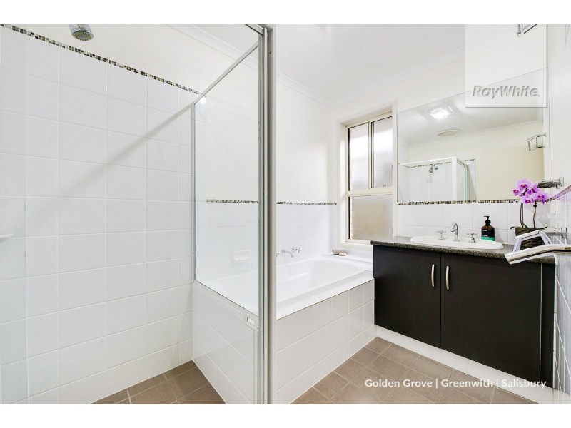 154 President Avenue, Andrews Farm SA 5114