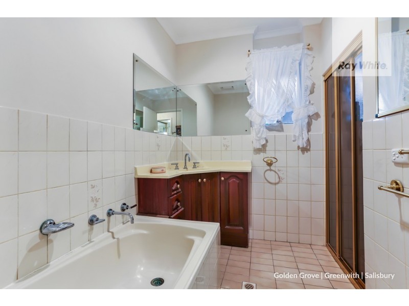 53 Buckley Crescent, Fairview Park SA 5126