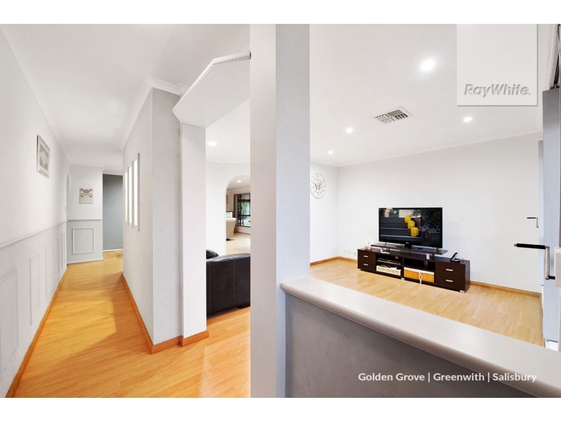 2 Hutton Avenue, Andrews Farm SA 5114
