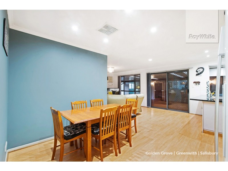 2 Hutton Avenue, Andrews Farm SA 5114