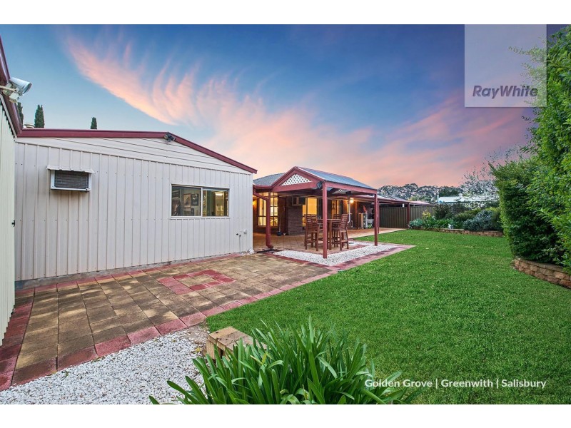 2 Hutton Avenue, Andrews Farm SA 5114