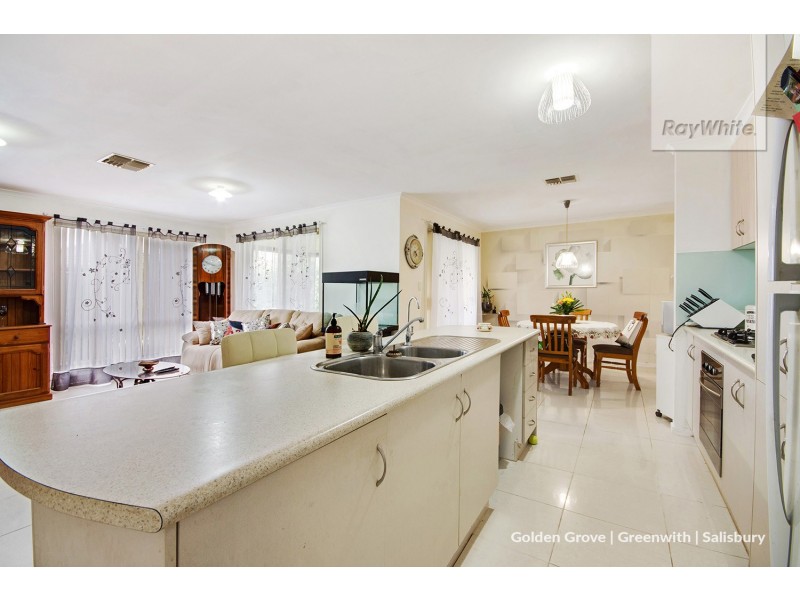 15 Tangarine Court, Munno Para West SA 5115