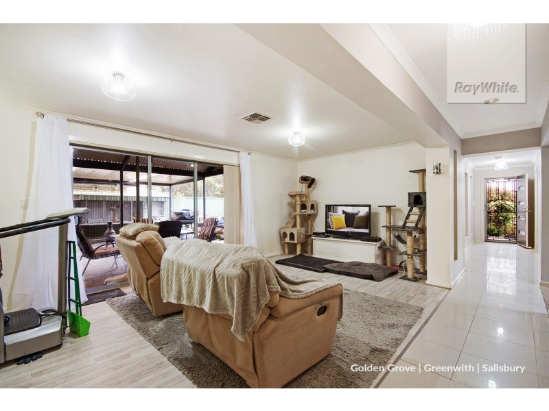 15 Tangarine Court, Munno Para West SA 5115