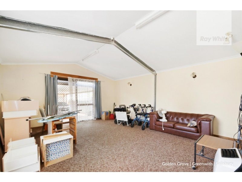 18 Debra Crescent, Salisbury East SA 5109