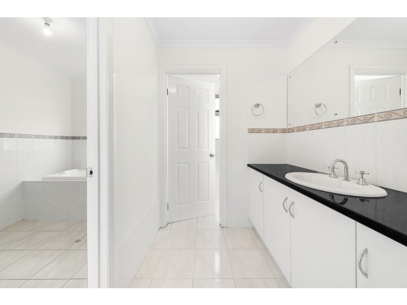 32 Strathaird Boulevard, Smithfield SA 5114