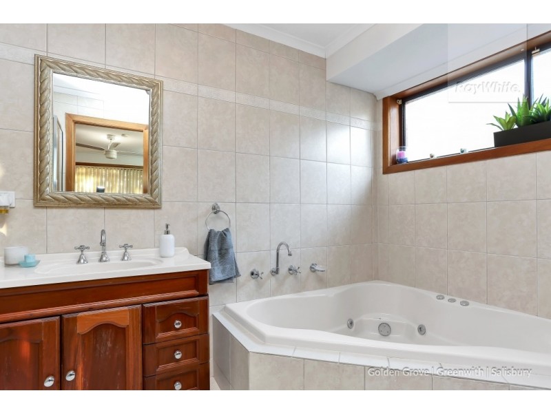 11 Rhodes Court, Hillbank SA 5112