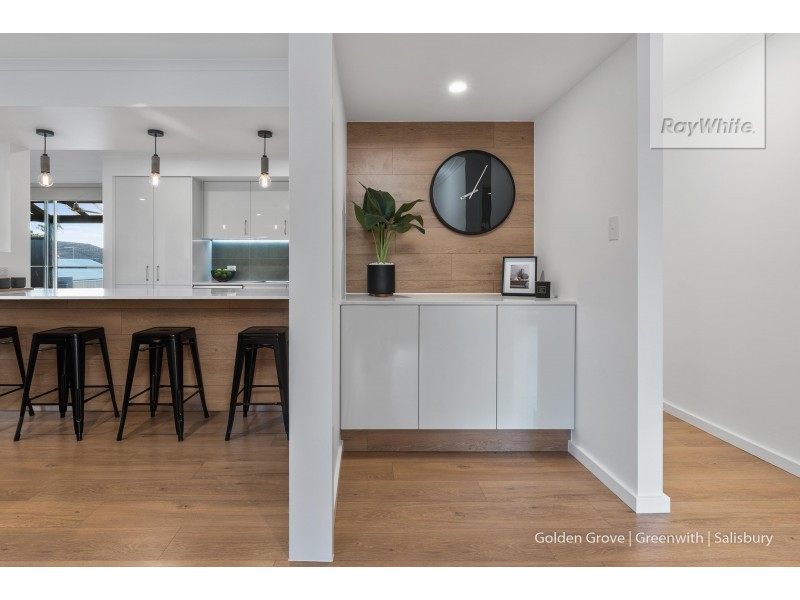 10 Hoylake Crescent, Fairview Park SA 5126