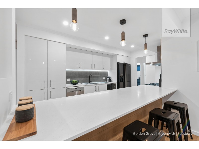 10 Hoylake Crescent, Fairview Park SA 5126