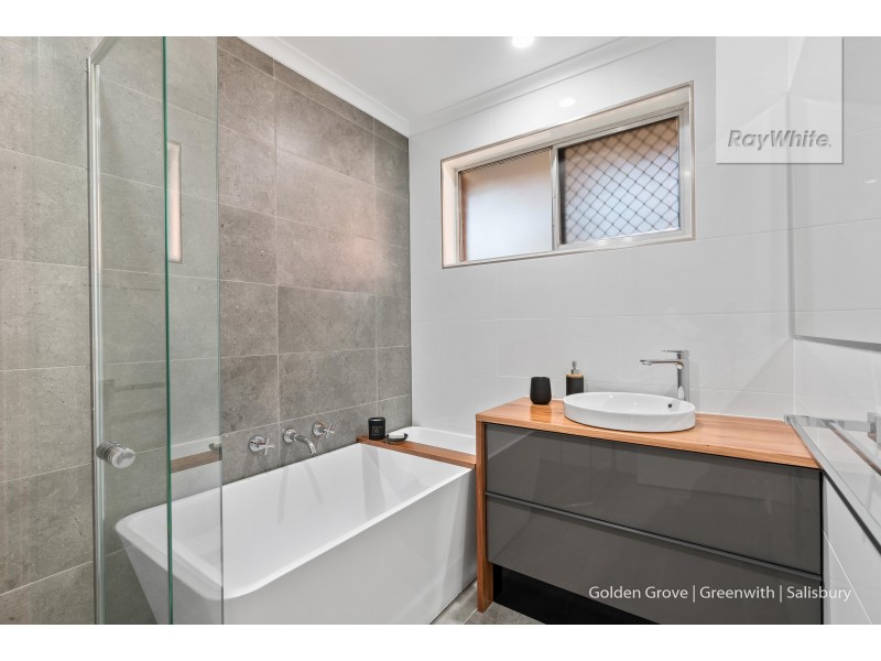 10 Hoylake Crescent, Fairview Park SA 5126