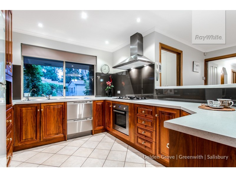 5 Amanda Drive, Surrey Downs SA 5126