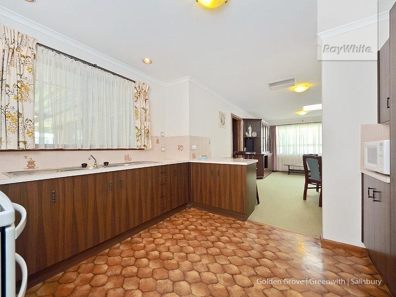 17 Banksia Crescent, Parafield Gardens SA 5107