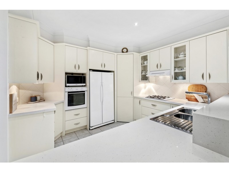 8 Hillstowe Court, Greenwith SA 5125