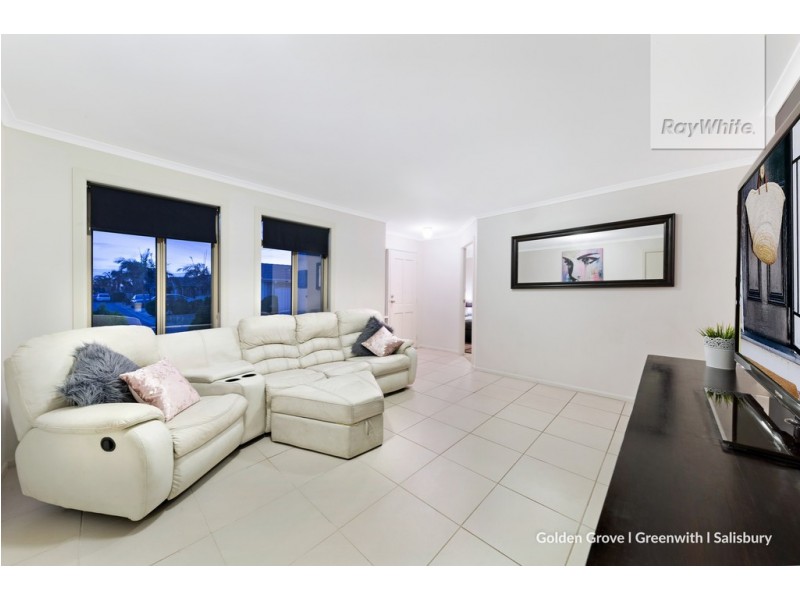 8 Meadow Lane, Para Hills West SA 5096