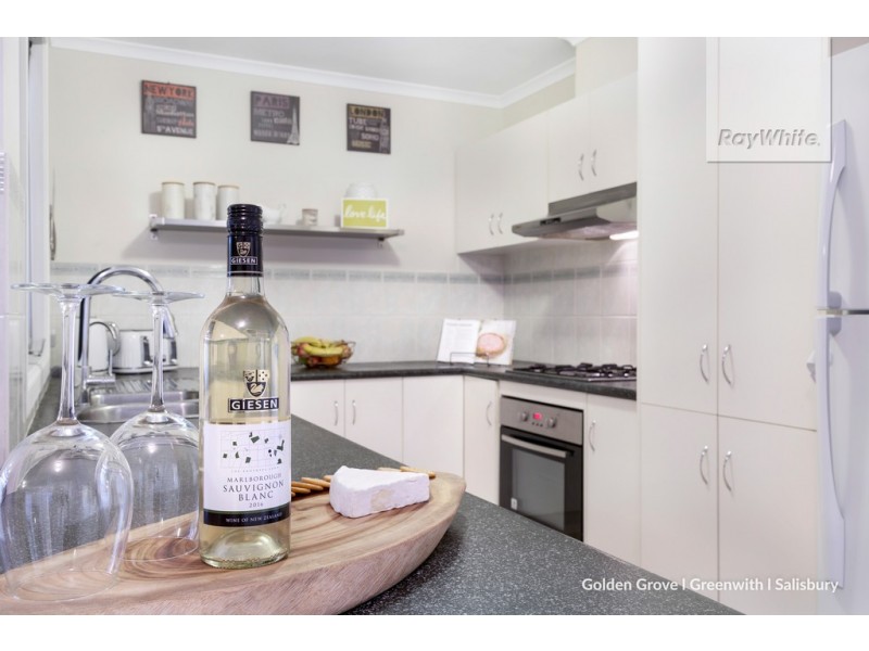 8 Meadow Lane, Para Hills West SA 5096