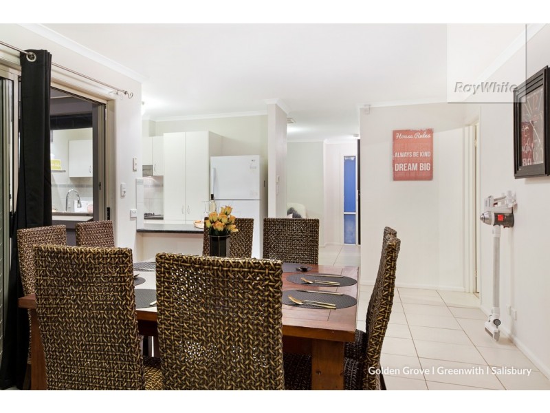 8 Meadow Lane, Para Hills West SA 5096