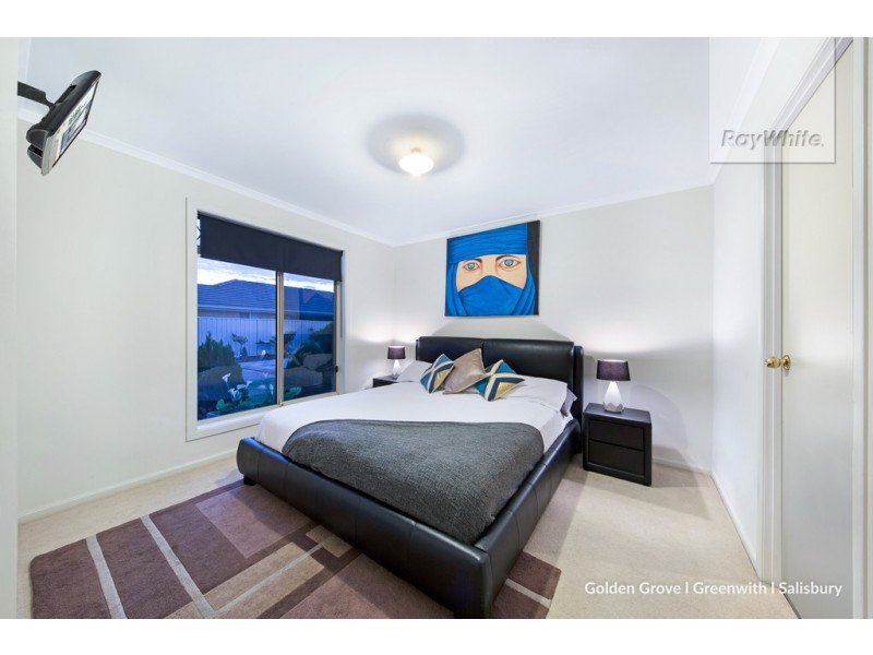 8 Meadow Lane, Para Hills West SA 5096