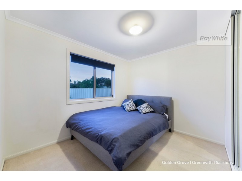 8 Meadow Lane, Para Hills West SA 5096