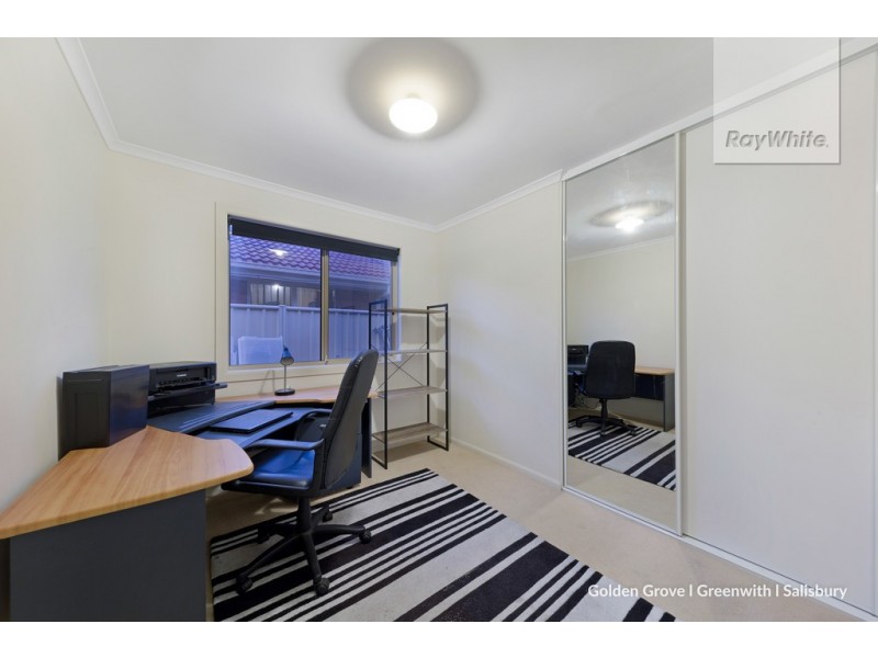 8 Meadow Lane, Para Hills West SA 5096