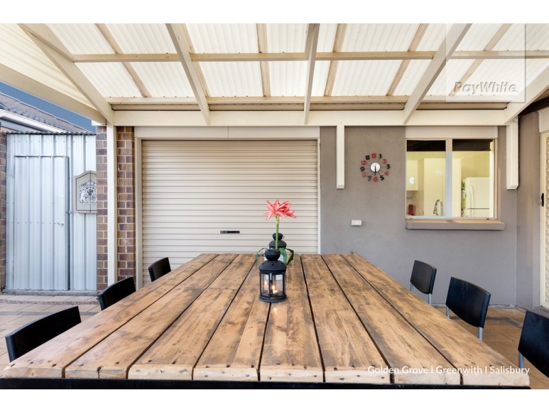 8 Meadow Lane, Para Hills West SA 5096