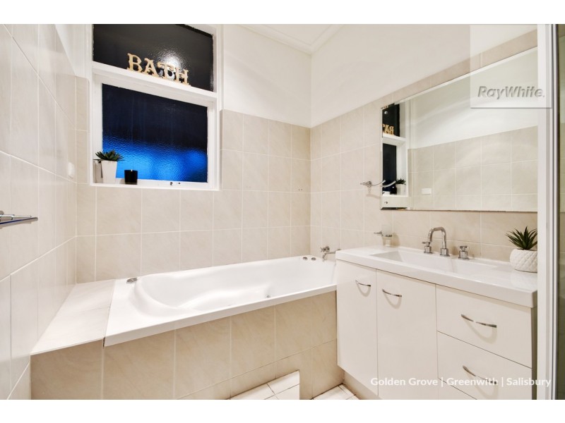 7 Billabong Road, Para Hills SA 5096