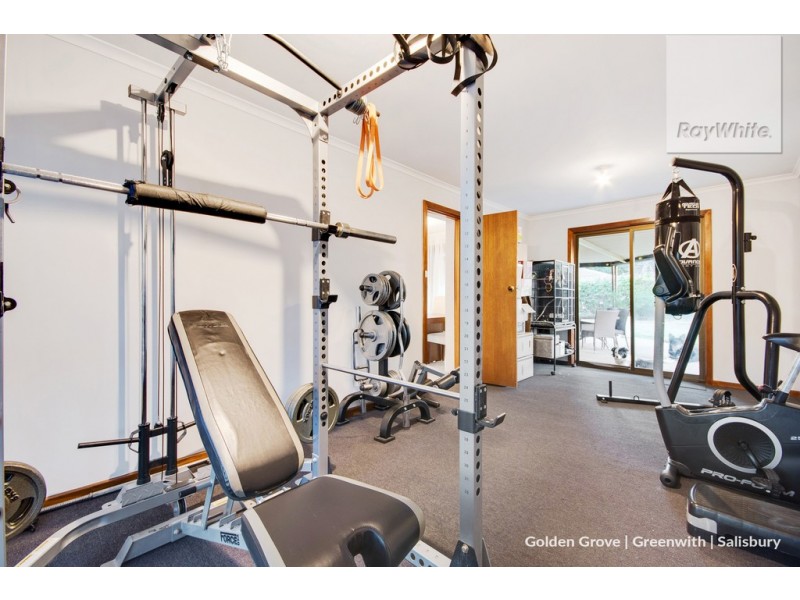 1 Woolaston Road, Salisbury Downs SA 5108