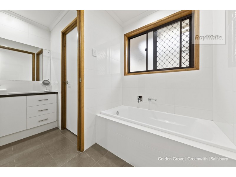 10 Haywood Close, Andrews Farm SA 5114