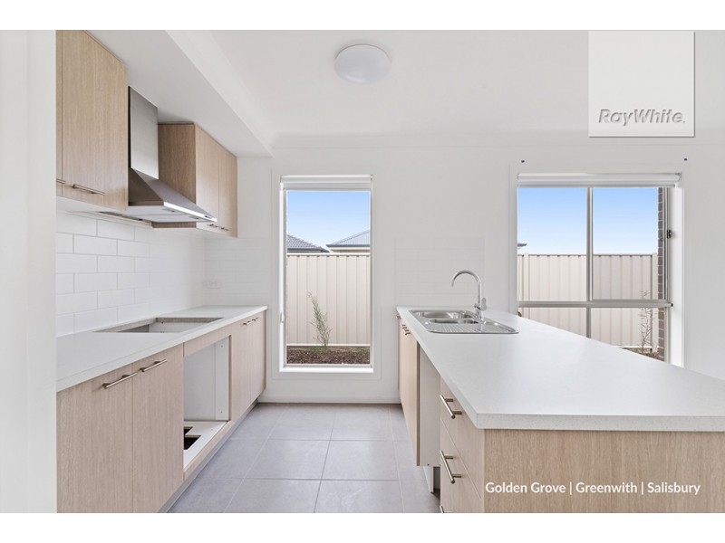 8 Lauren Lane, Munno Para West SA 5115