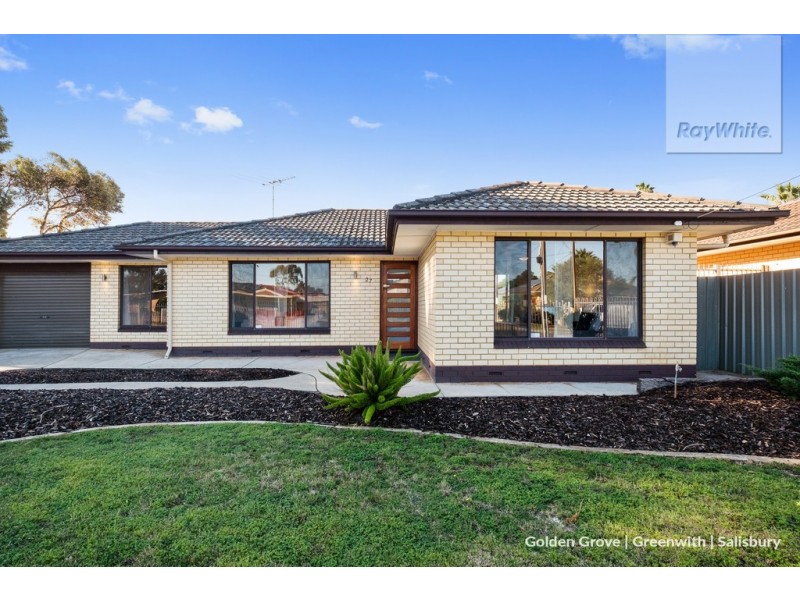 27 Universal Road, Salisbury Downs SA 5108