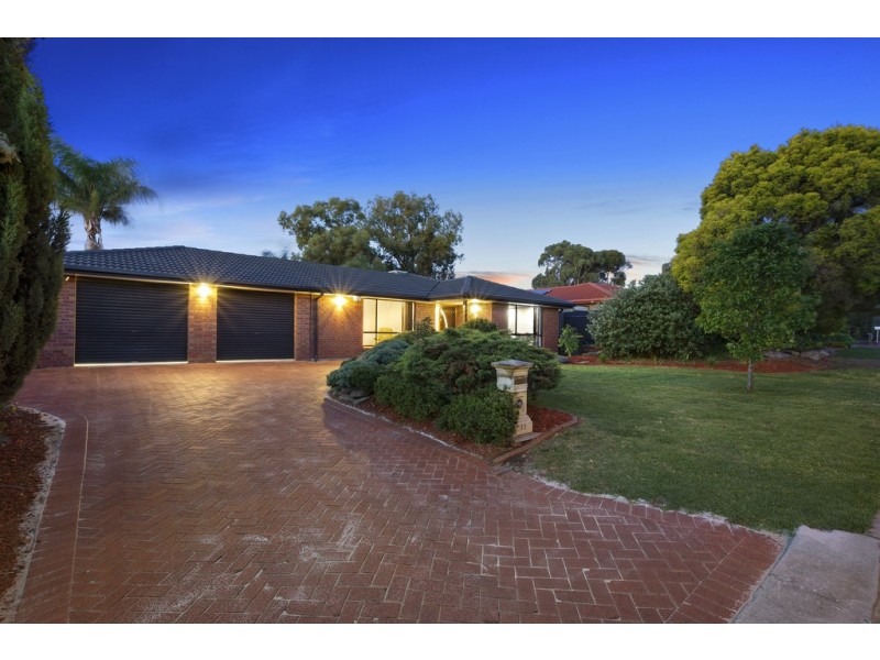 12 Zanoni Crescent, Surrey Downs SA 5126