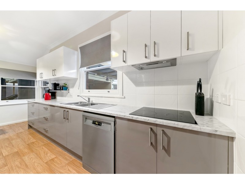 2 Quarley Street, Elizabeth Vale SA 5112