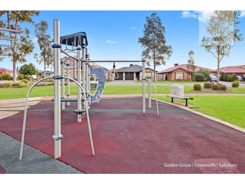 30 Strathaird Boulevard, Smithfield SA 5114