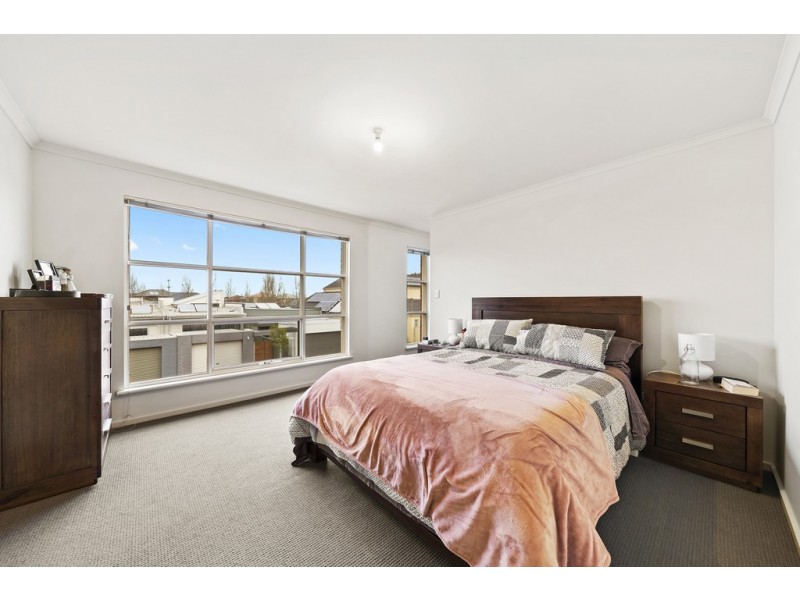 4 Cathedral Circuit, Mawson Lakes SA 5095