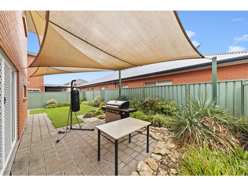 4 Cathedral Circuit, Mawson Lakes SA 5095