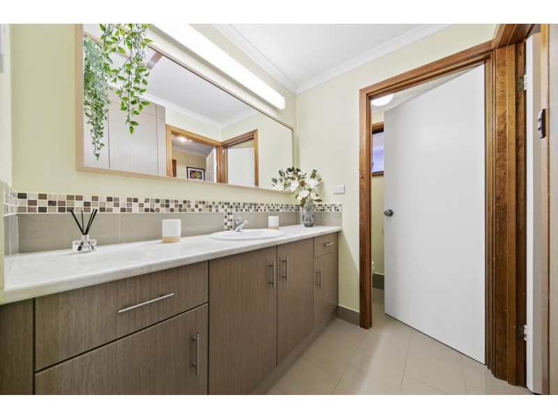 26 Lyndon Road, Paralowie SA 5108