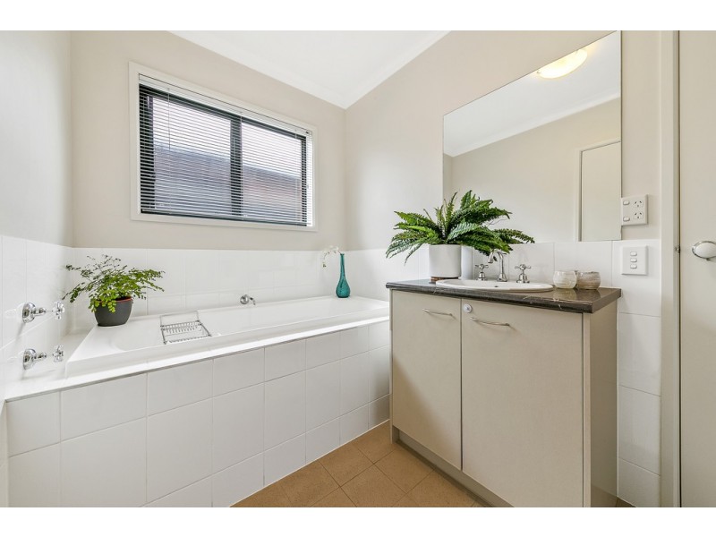 Unit 2, 105 Springbank Boulevard, Burton SA 5110